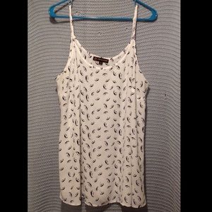 🌟SALE! Love & Legend white tank top w penguins